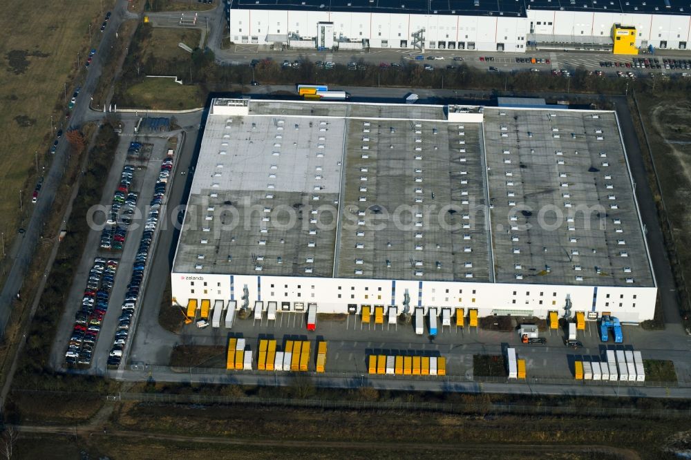 Aerial photograph Brieselang - Building complex and distribution center on the site of Zalando Logistics SE & Co. KG on Havellandstrasse in the district Bredow in Brieselang in the state Brandenburg, Germany