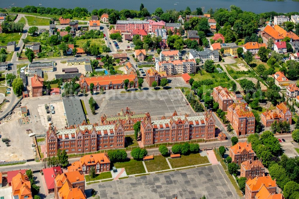 Aerial photograph Malbork Marienburg - Building complex of the polish army - Bundeswehr military barracks an der ul 17 Marca in Malbork Marienburg in Pomorskie, Poland