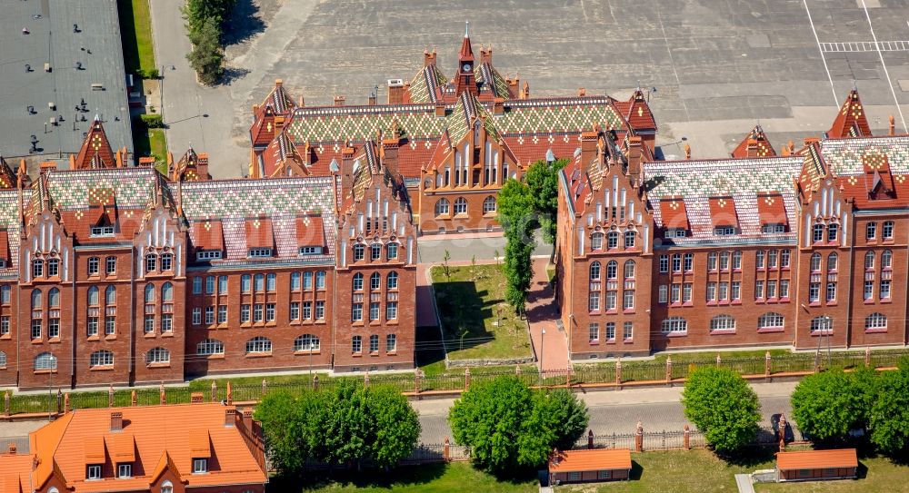 Malbork Marienburg from above - Building complex of the polish army - Bundeswehr military barracks an der ul 17 Marca in Malbork Marienburg in Pomorskie, Poland