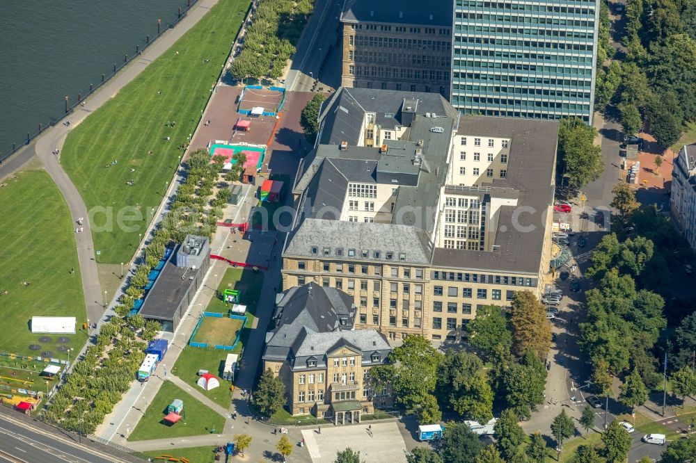 Aerial image Düsseldorf - Building complex of the Ministerium fuer Gesandheit, Emanzipation, Pflege and Alter of Lanof Nordrhein-Westfalen on Horionplatz in Duesseldorf in the state North Rhine-Westphalia, Germany