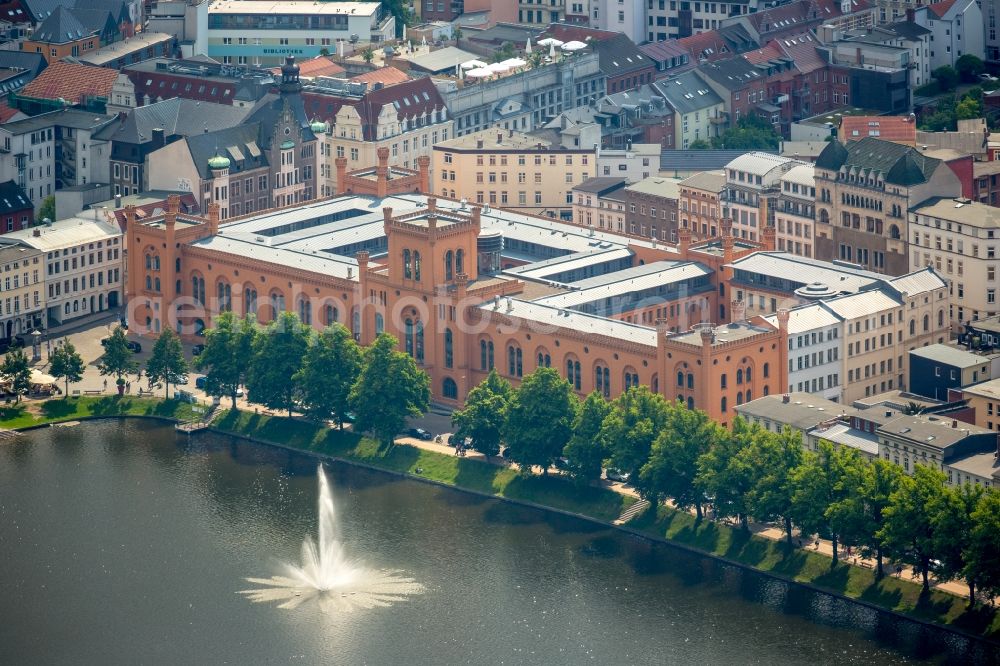 Aerial image Schwerin - Building complex of the Ministry Innenministerium Mecklenburg- Vorpommern Arsenal am Pfaffenteich Alexandrinenstrasse in Schwerin in the state Mecklenburg - Western Pomerania