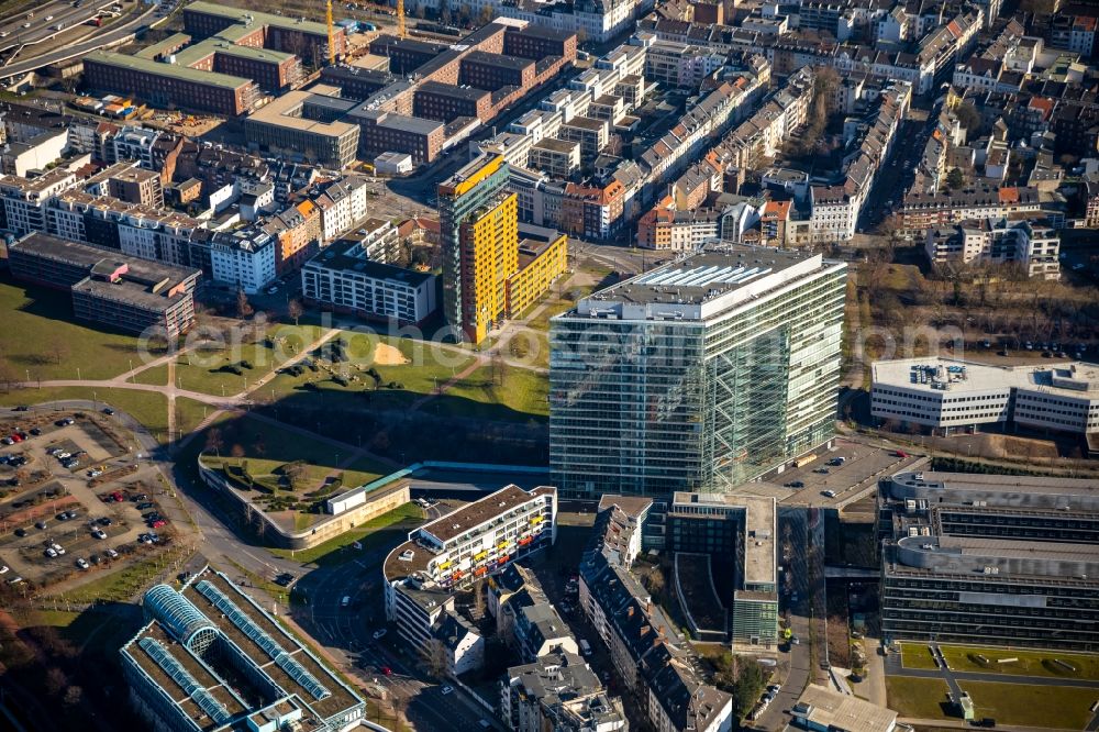 Aerial photograph Düsseldorf - Building complex of the Ministry Ministerium fuer Verkehr of Lanof Nordrhein-Westfalen on Stadttor in Duesseldorf in the state North Rhine-Westphalia, Germany