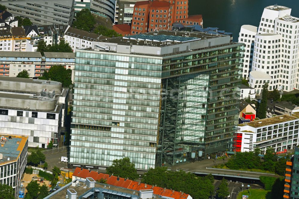 Düsseldorf from the bird's eye view: Building complex of the Ministry Ministerium fuer Verkehr of Lanof Nordrhein-Westfalen on Stadttor in Duesseldorf in the state North Rhine-Westphalia, Germany