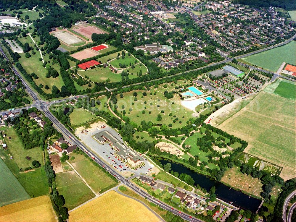 Aerial image Moers - Complex of the hotel building Moers Van der Valk in Moers in the state North Rhine-Westphalia