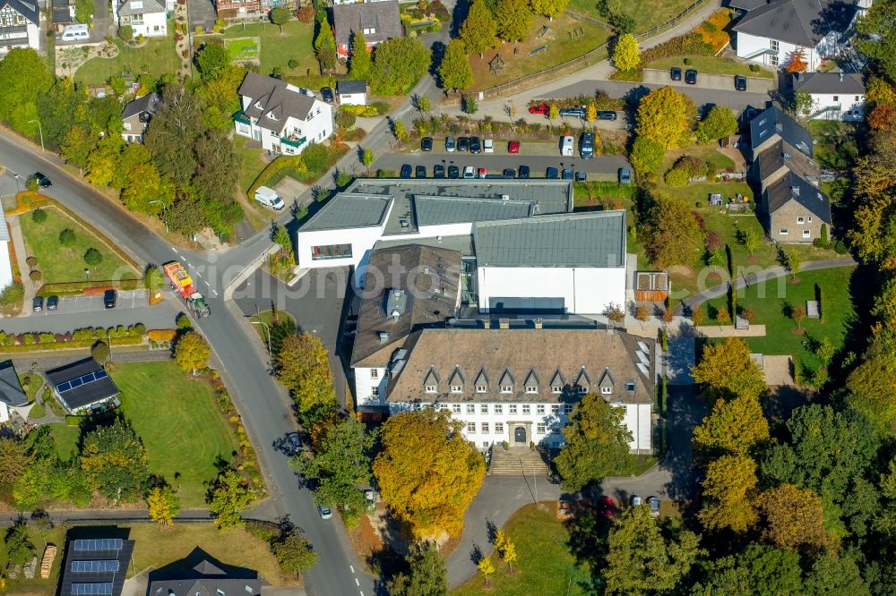 Aerial photograph Schmallenberg - Buildings of the music education centre Suedwestfalen and the tourism centre in Schmallenberg in the state North Rhine-Westphalia