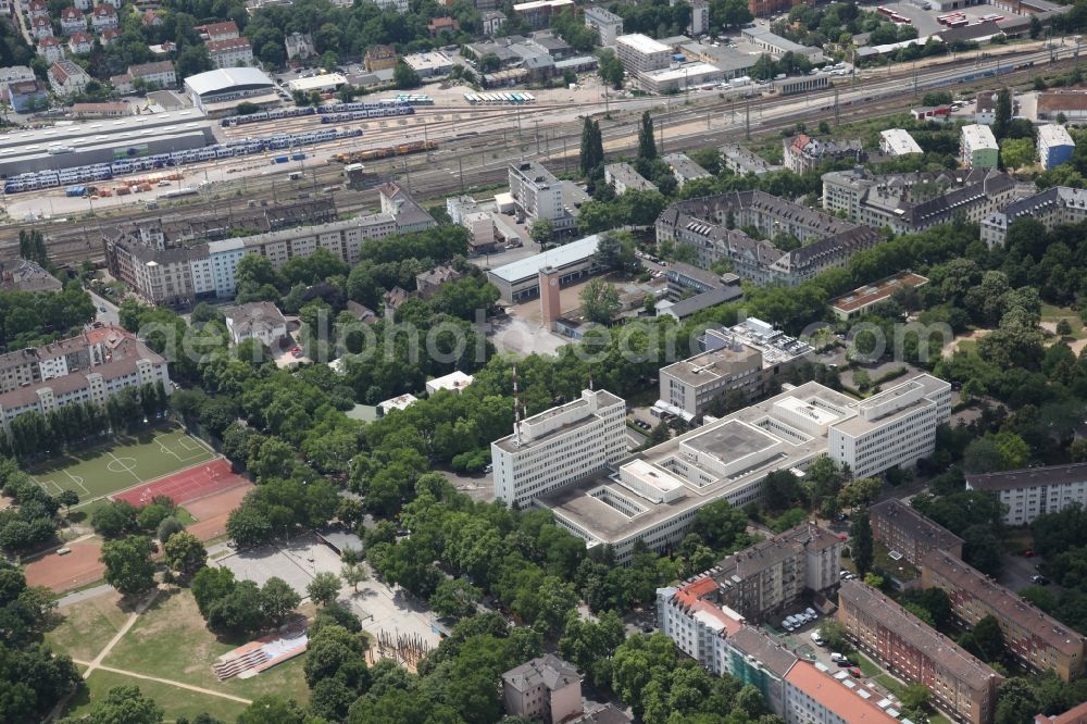 Mainz from the bird's eye view: The building complex of the police in Mainz accommodates the police headquarters and the state police in the state of Rheinland-Pfalz