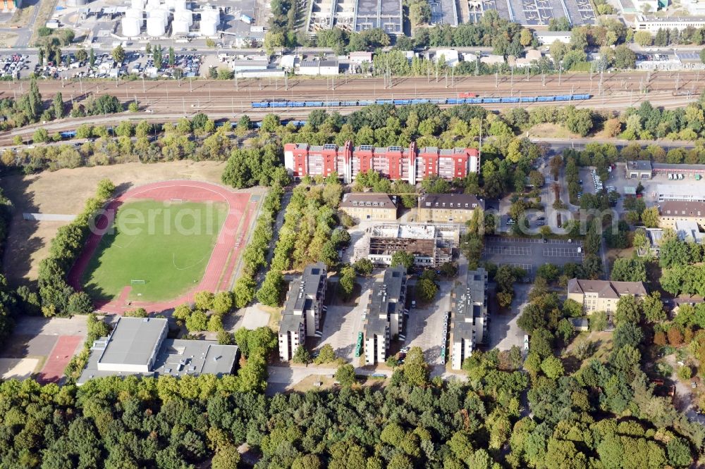 Aerial image Berlin - Building complex of the police Polizeidirektion 2 - Abschnitt 22 on the Charlottenburger Chaussee destrict Ruhleben in Berlin