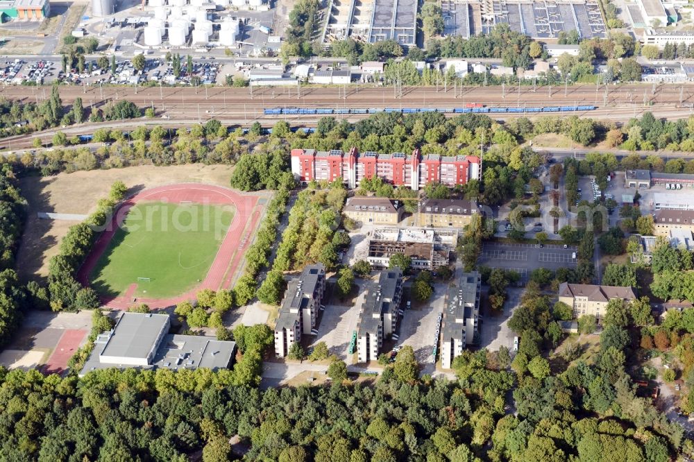 Aerial photograph Berlin - Building complex of the police Polizeidirektion 2 - Abschnitt 22 on the Charlottenburger Chaussee destrict Ruhleben in Berlin