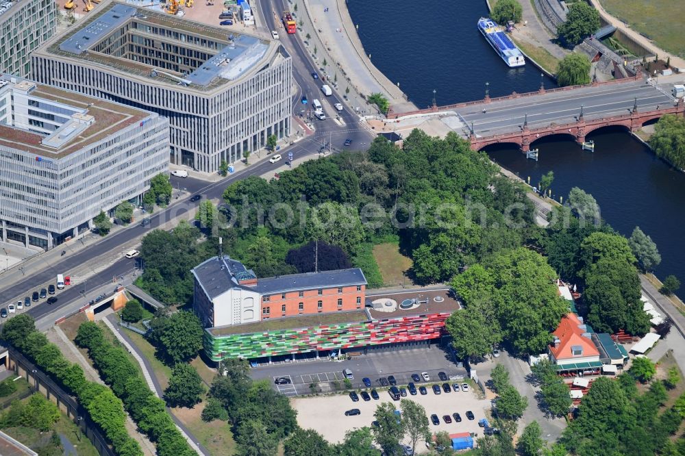 Aerial image Berlin - Building complex of the police Polizeidirektion 3 - Abschnitt 34 Alt-Moabit in the district Moabit in Berlin, Germany