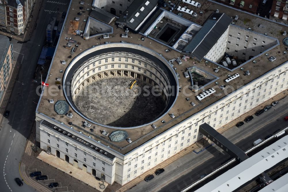 Aerial photograph Kopenhagen - Building complex of the police - Praesidium Politigarden on Niels Brocks Gade in Copenhagen in Region Hovedstaden, Denmark