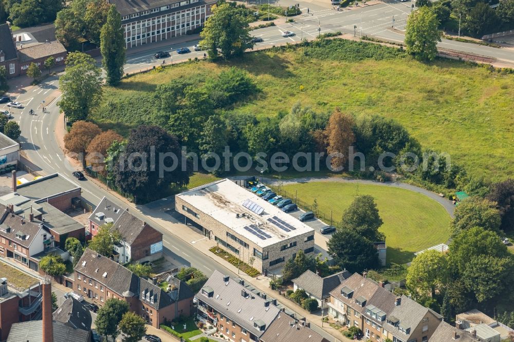 Emmerich am Rhein from the bird's eye view: Building complex of the police in of Strasse Grosser Wall in Emmerich am Rhein in the state North Rhine-Westphalia, Germany