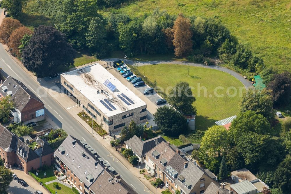 Aerial image Emmerich am Rhein - Building complex of the police in of Strasse Grosser Wall in Emmerich am Rhein in the state North Rhine-Westphalia, Germany