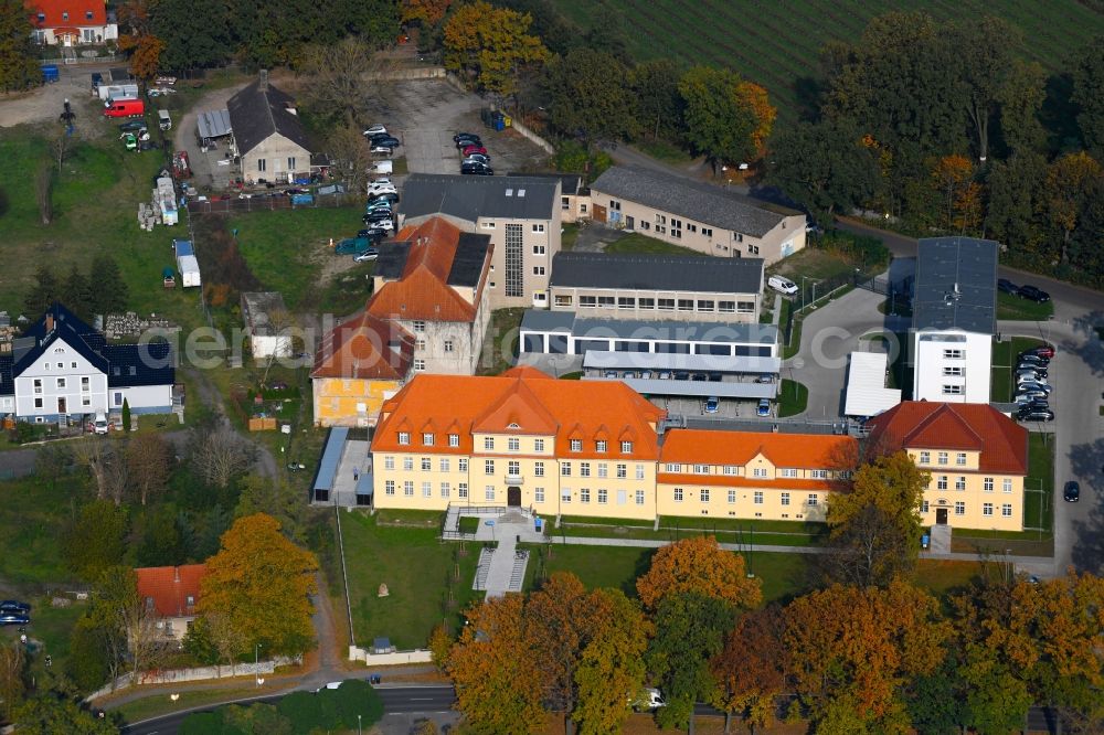 Aerial image Oranienburg - Building complex of the police of Polizeirevier Oranienburg and of Landwirtschaftsschule Oranienburg-Luisenhof on Germendorfer Allee - Tiergartenstrasse in Oranienburg in the state Brandenburg, Germany