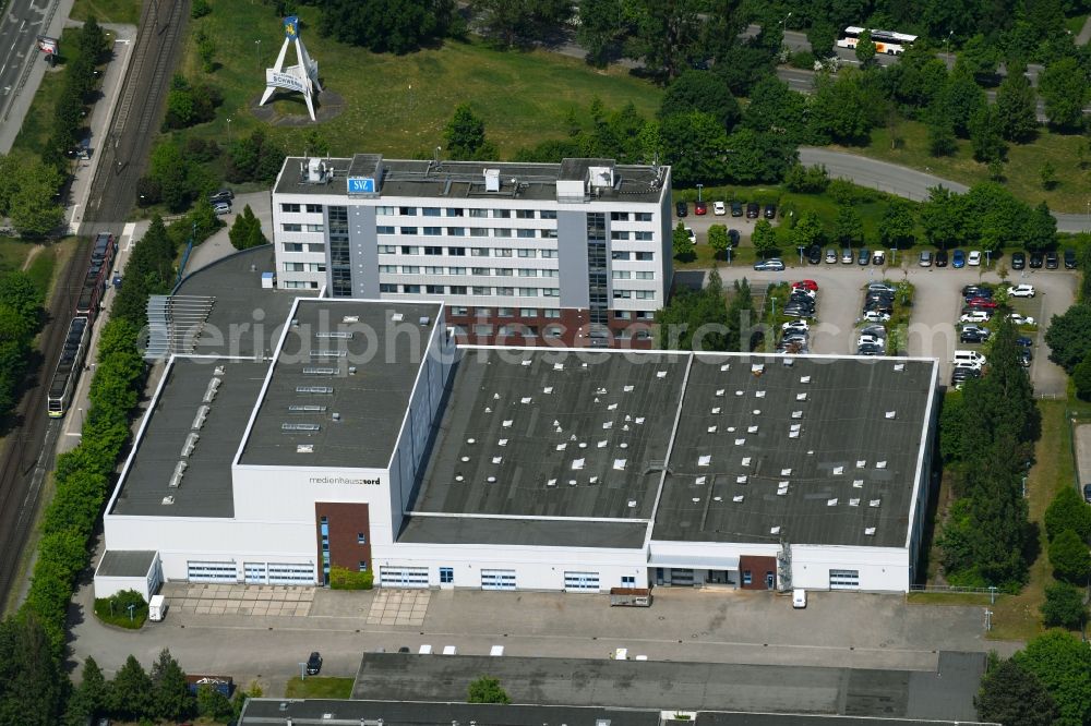 Aerial image Schwerin - Publishing house complex of the press and media house Medienhaus Nord on Gutenbergstrasse in Schwerin in the state Mecklenburg - Western Pomerania, Germany