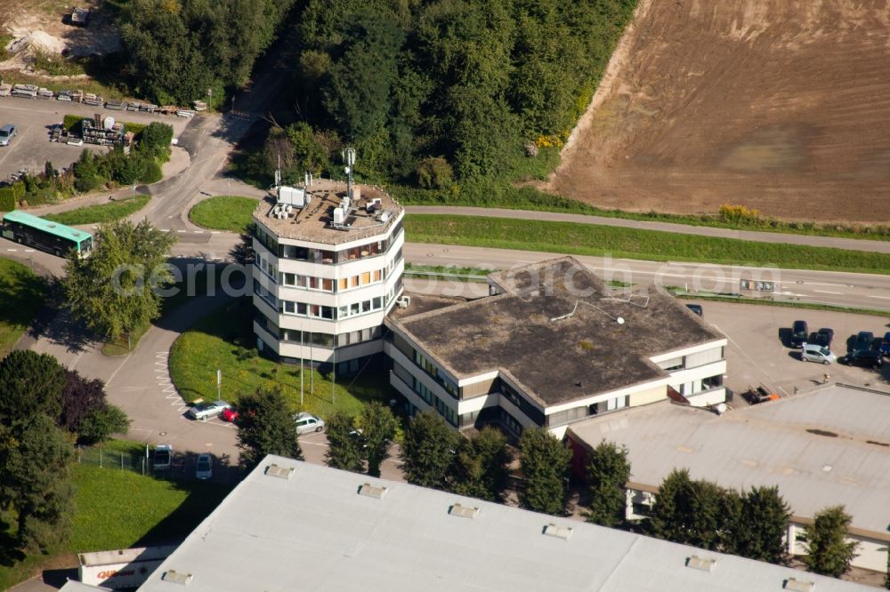 Aerial photograph Baden-Baden - Publishing house complex of the press and media house vth Verlag fuer Technik and Handwerk neue Medien GmbH in the district Haueneberstein in Baden-Baden in the state Baden-Wuerttemberg, Germany