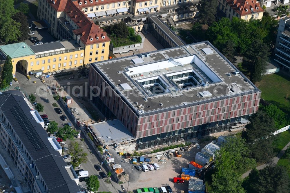 Aerial photograph Freiburg im Breisgau - Building complex of the Ministry Regierungspraesidium on Bissierstrasse in Freiburg im Breisgau in the state Baden-Wuerttemberg, Germany