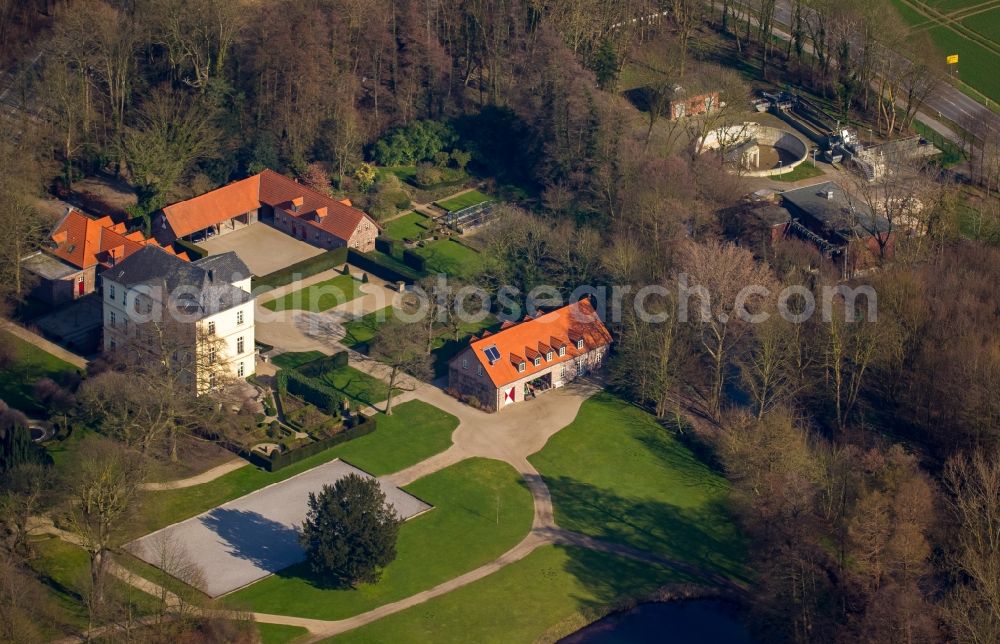 Neukirchen-Vluyn from above - Building complex of the Schloss Leyenburg Hotel & Spa in the West of Neukirchen-Vluyn in the state of North Rhine-Westphalia