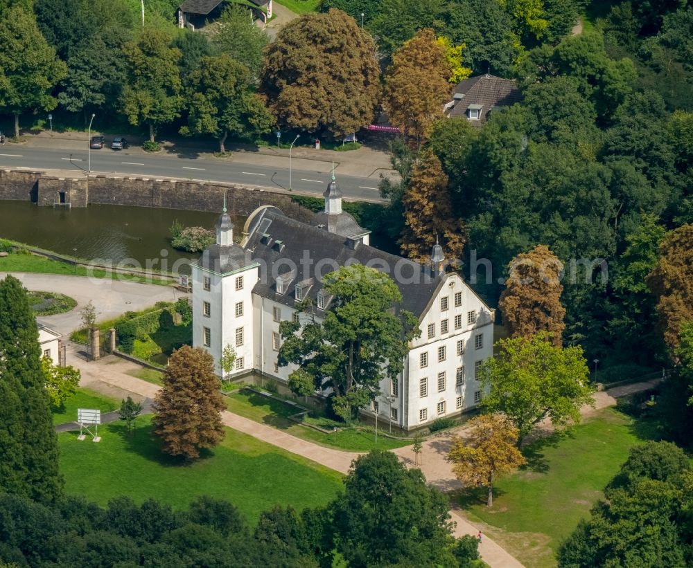 Aerial image Essen - Building complex in the park of the castle Borbeck in Essen in the state North Rhine-Westphalia, Germany