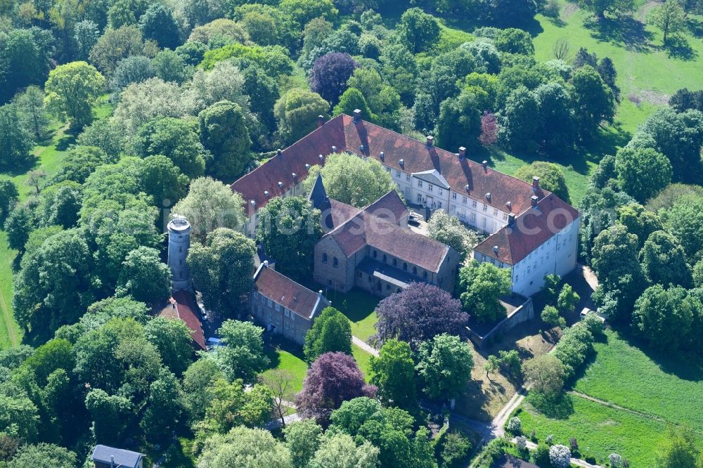 Selm from the bird's eye view: Building complex in the park of the castle Cappenberg in Selm in the state North Rhine-Westphalia, Germany