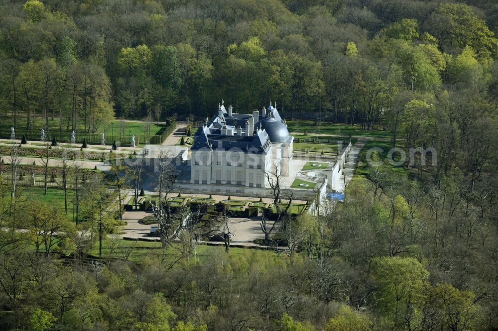 Aerial image Louveciennes - Building complex in the park of the castle Chateau Louis XIV Sci Chemin des Gressets in Louveciennes in Ile-de-France, France