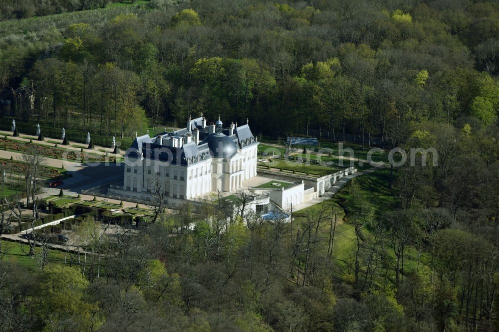 Aerial image Louveciennes - Building complex in the park of the castle Chateau Louis XIV Sci Chemin des Gressets in Louveciennes in Ile-de-France, France