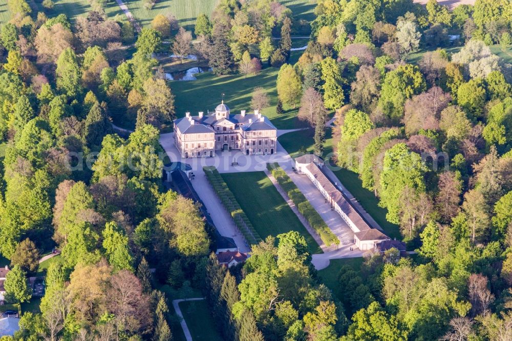 Rastatt from the bird's eye view: Building complex in the park of the castle Favorite in Rastatt in the state Baden-Wuerttemberg, Germany