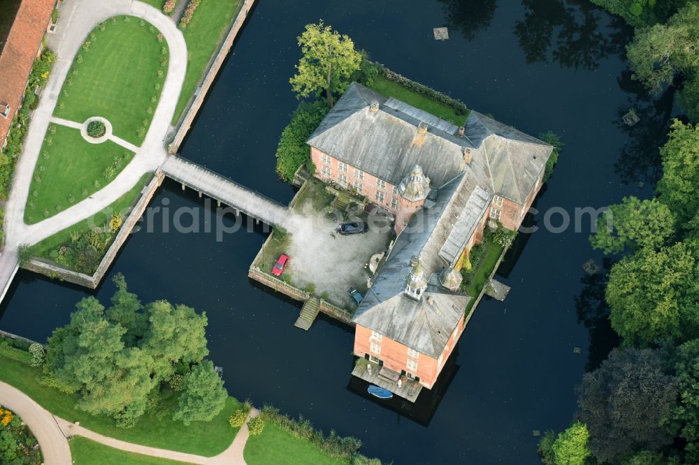 Sande from above - Building complex in the park of the watercastle Goedens in Sande in the state Lower Saxony