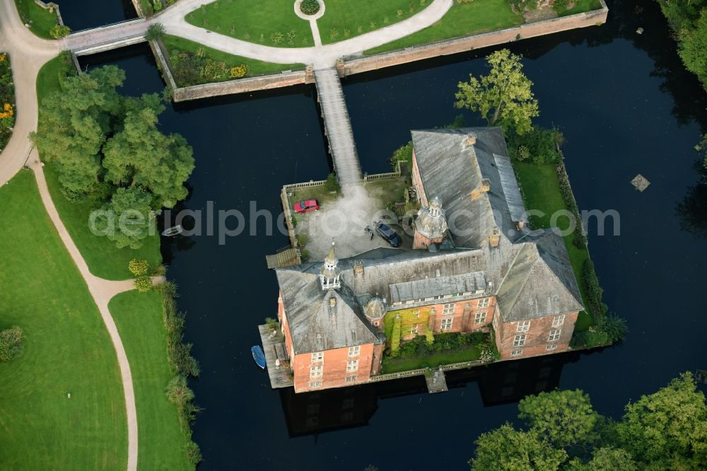 Aerial image Sande - Building complex in the park of the watercastle Goedens in Sande in the state Lower Saxony