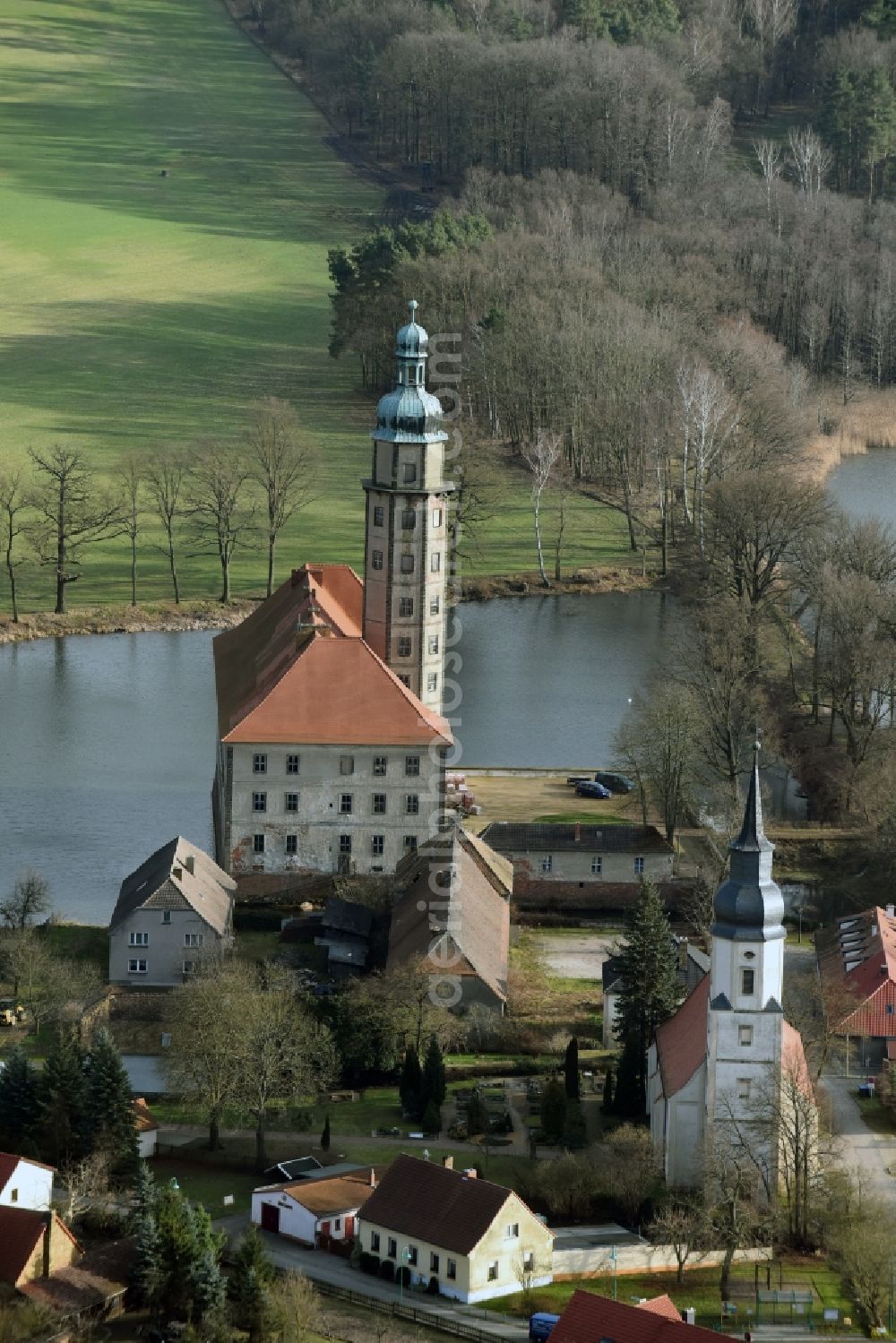 Aerial photograph Bad Schmiedeberg - Building complex in the park of the castle am Heideteichbach in Bad Schmiedeberg in the state Saxony-Anhalt