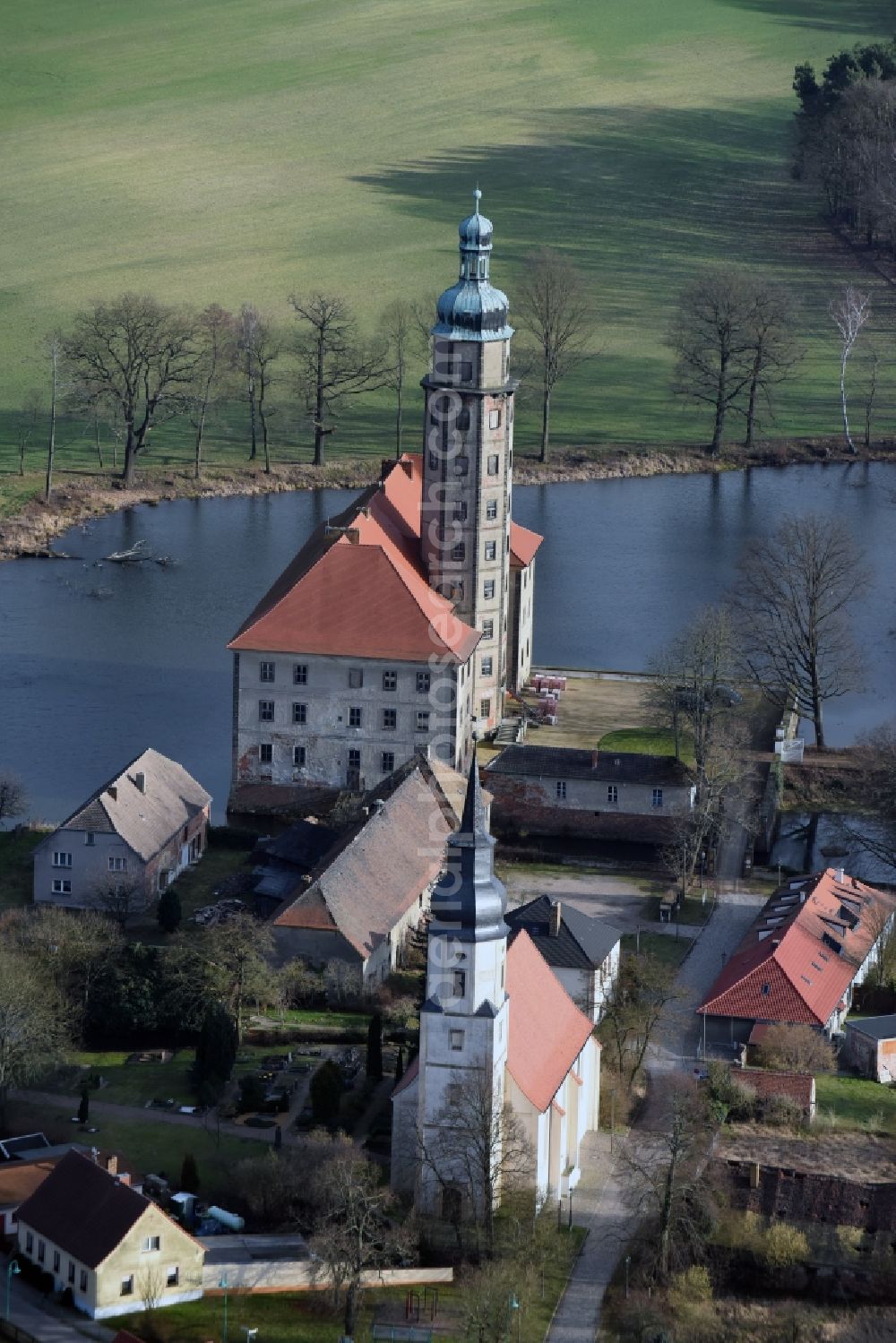 Bad Schmiedeberg from the bird's eye view: Building complex in the park of the castle am Heideteichbach in Bad Schmiedeberg in the state Saxony-Anhalt