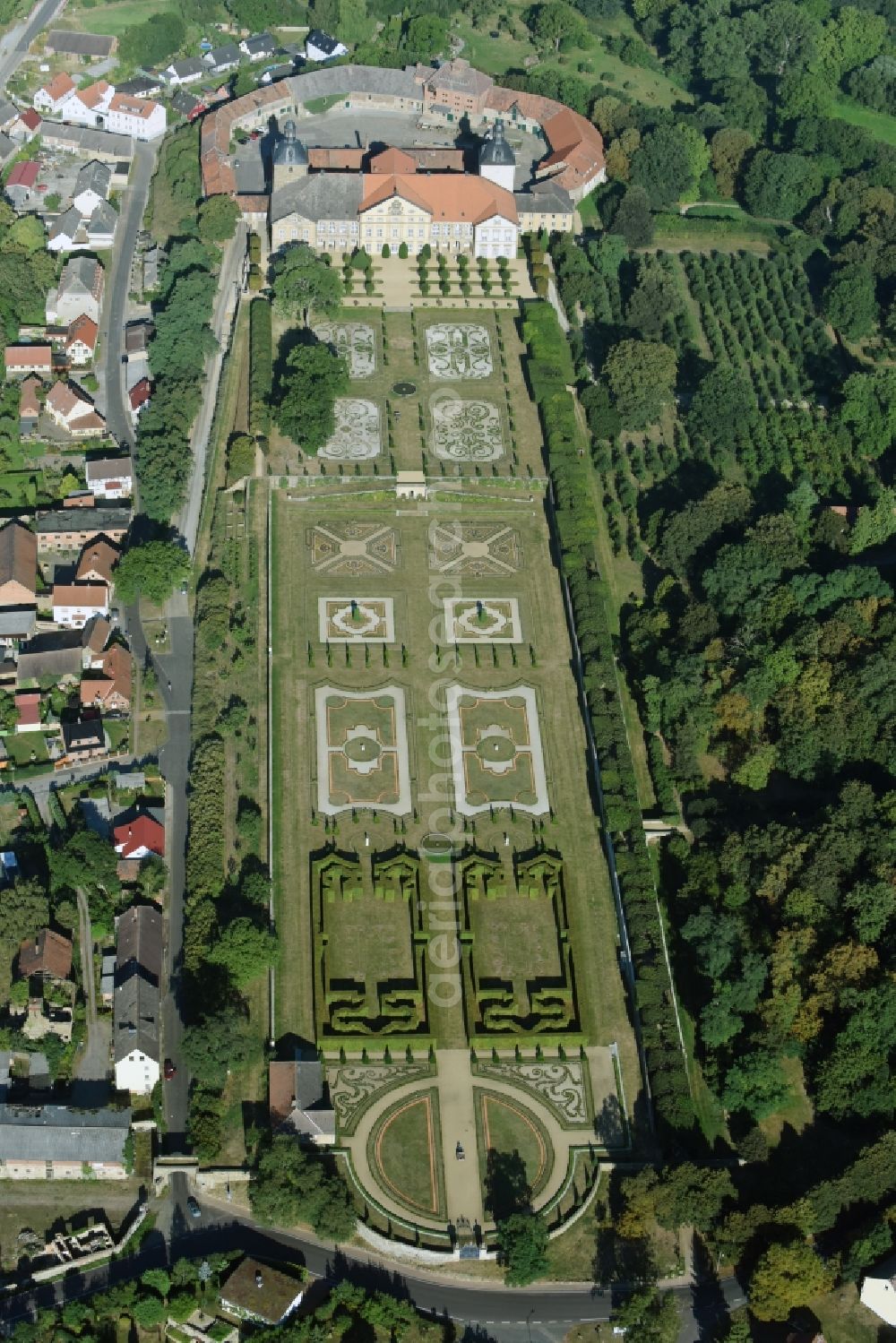 Hundisburg from above - Building complex in the park of the castle Hundisburg in Hundisburg in the state Saxony-Anhalt