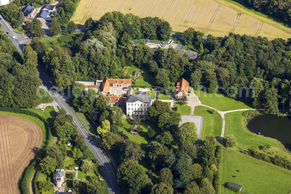 Rheurdt from the bird's eye view: Building complex in the castle park of Leyenburg Castle of Culture & Castles GmbH in Rheurdt in the federal state of North Rhine-Westphalia