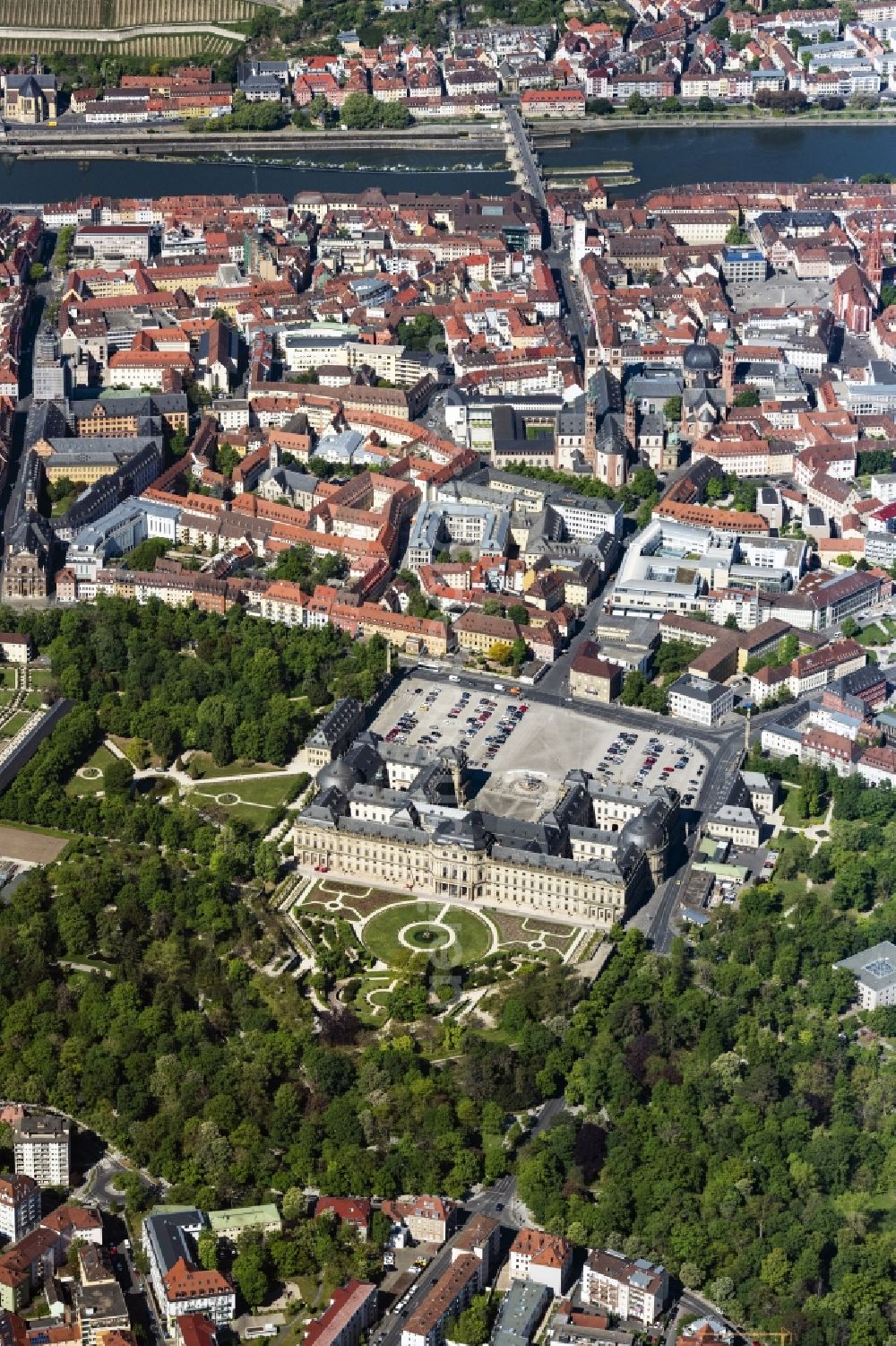 Würzburg from the bird's eye view: Building complex in the park of the castle Residenz Wuerzburg in Wuerzburg in the state Bavaria