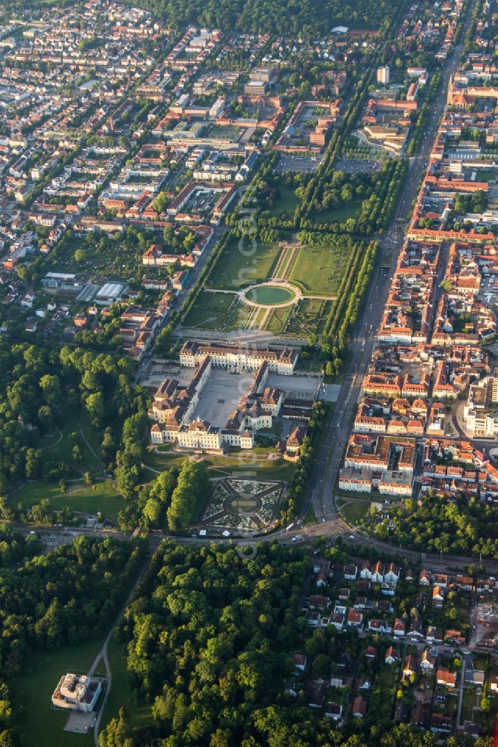 Ludwigsburg from the bird's eye view: Building complex in the park of the castle Residenzschloss Ludwigsburg in Ludwigsburg in the state Baden-Wuerttemberg, Germany