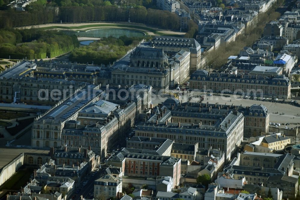 Versailles from the bird's eye view: Building complex in the park of the castle Schloss Versailles am Place d'Armes in Versailles in Ile-de-France, France