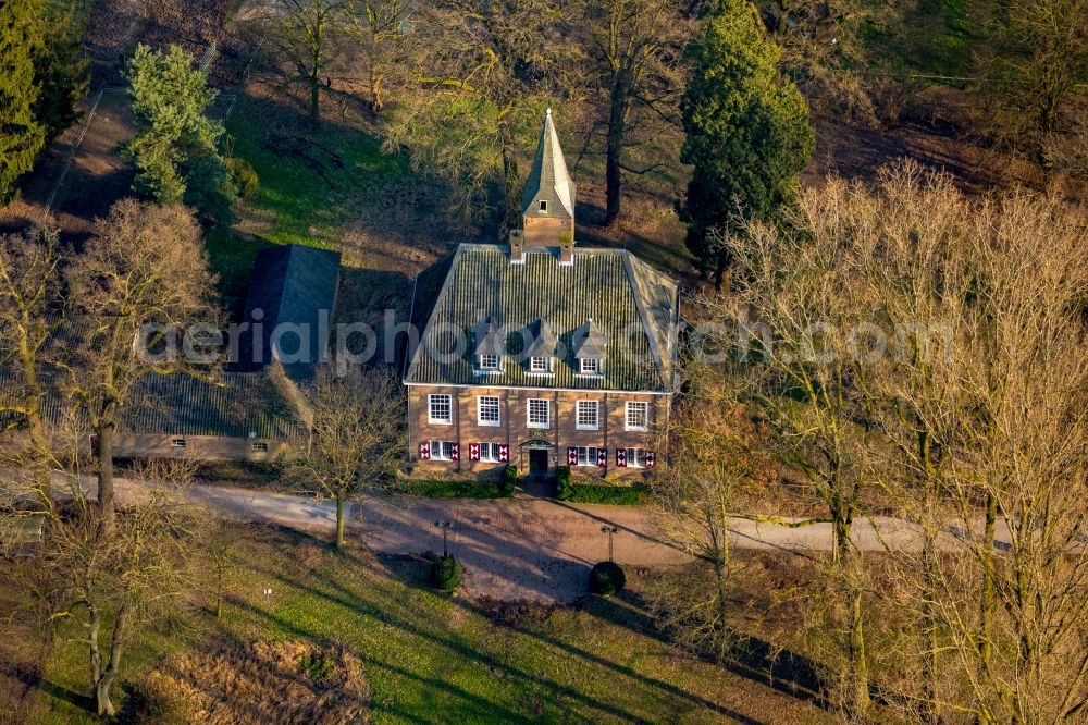 Emmerich am Rhein from above - Building complex in the park of the castle - Schloesschen Borghess on Huethumer Strasse in Emmerich am Rhein in the state North Rhine-Westphalia