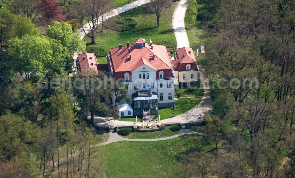 Löwenberger Land from the bird's eye view: Complex of buildings of the hotel arrangement Castle and Property Liebenberg in Liebenberg in the federal state Brandenburg, Germany