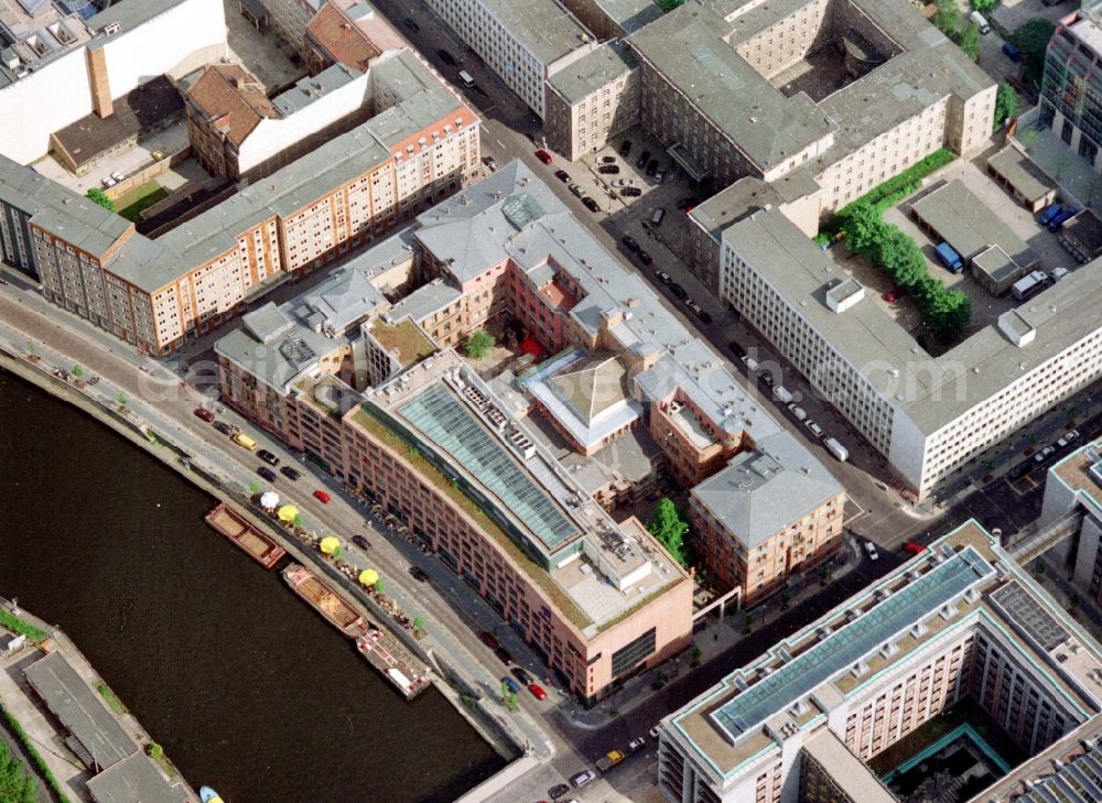 Aerial image Berlin - Complex of buildings with satellite dishes on the transmitter broadcasting center ARD - Hauptstadtstudio on street Wilhelmstrasse - Reichstagufer - Dorotheenstrasse in the district Mitte in Berlin, Germany