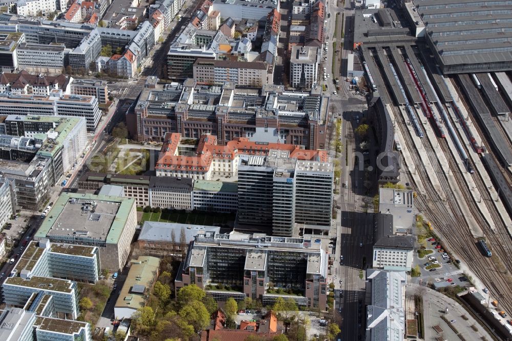 Aerial photograph München - Building complex with satellite mirrors on the radio house of the broadcaster ARD - Association of Public Service Broadcasters of the Federal Republic of Germany overlooking the office building of the LBS Bayerische Landesbausparkasse in the district Maxvorstadt in Munich in the state Bavaria, Germany