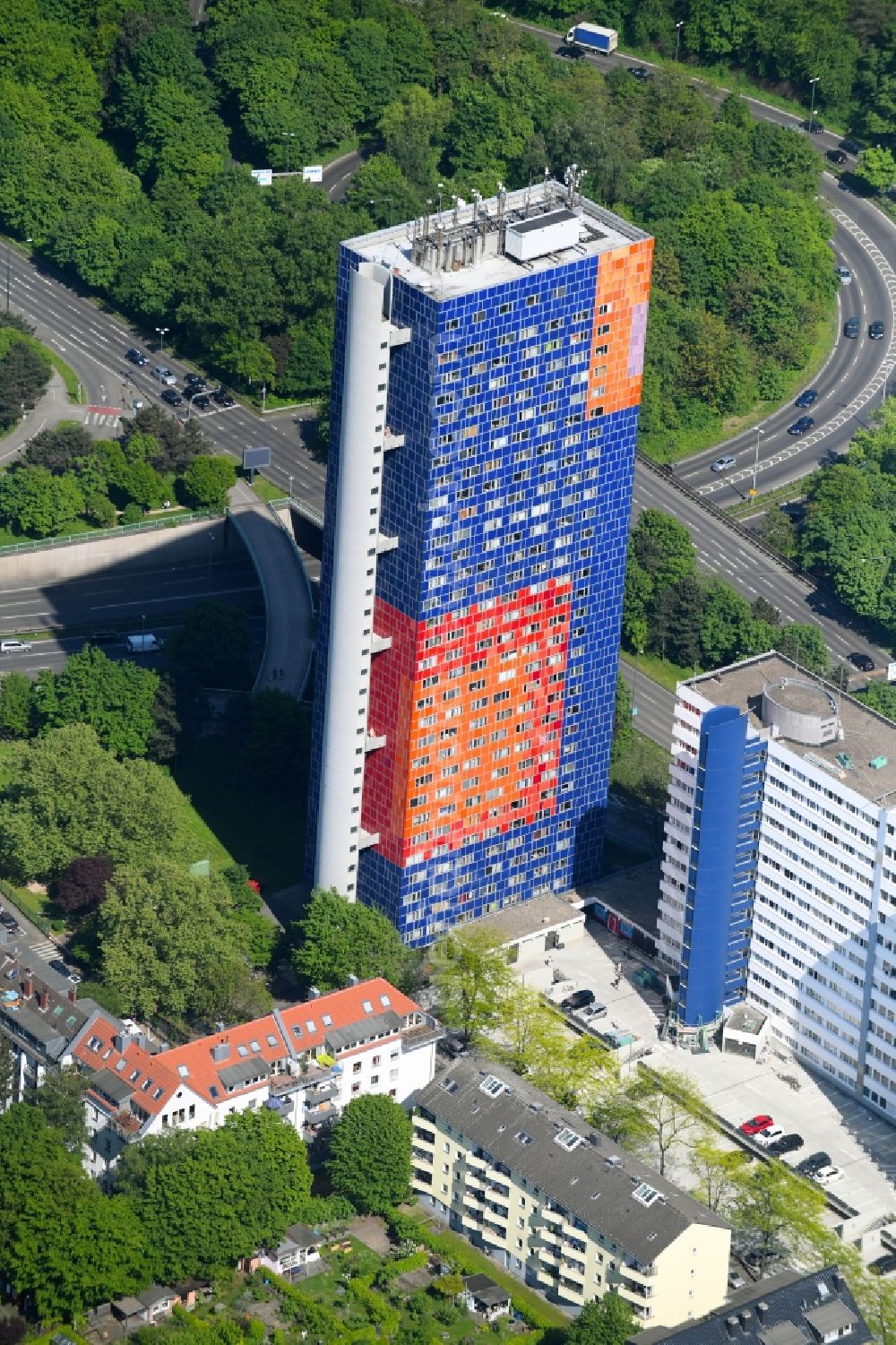 Aerial image Köln - Complex of buildings broadcasting center Deutschlandfunk in the district Rodenkirchen in Cologne in the state North Rhine-Westphalia, Germany