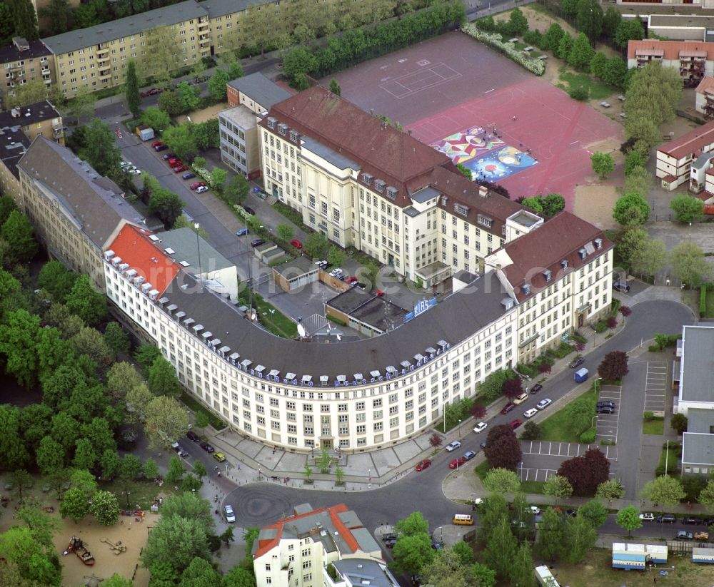 Aerial photograph Berlin - Complex of buildings with satellite dishes on the transmitter broadcasting center RIAS and Deutschlandfunk on Mettestrasse in the district Schoeneberg in Berlin, Germany