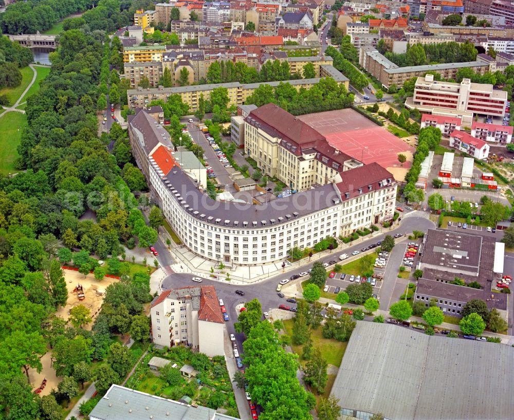 Berlin from above - Complex of buildings with satellite dishes on the transmitter broadcasting center RIAS and Deutschlandfunk on Mettestrasse in the district Schoeneberg in Berlin, Germany