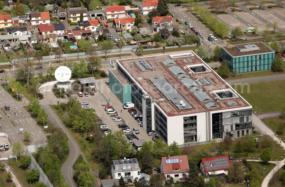 Erfurt from above - Complex of buildings with satellite dishes on the transmitter broadcasting center MDR Thueringen Landesfunkhaus Erfurt in the district Hochheim in Erfurt in the state Thuringia, Germany