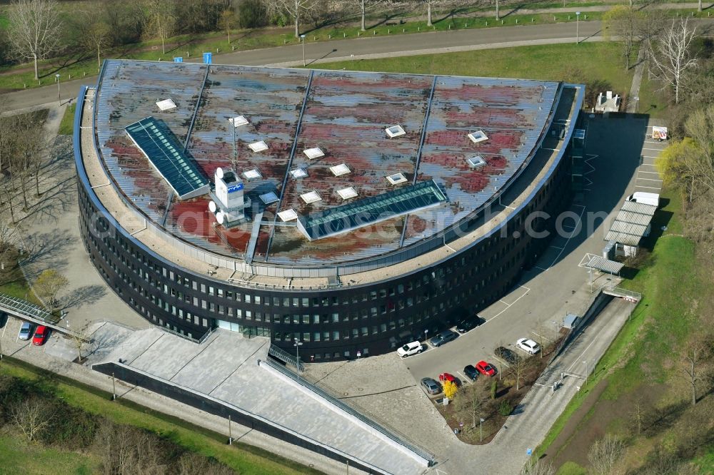 Magdeburg from the bird's eye view: Complex of buildings with satellite dishes on the transmitter broadcasting center Mitteldeutscher Rundfunk (MDR) Landesfunkhaus Sachsen-Anhalt on Stadtparkstrasse in the district Werder in Magdeburg in the state Saxony-Anhalt, Germany