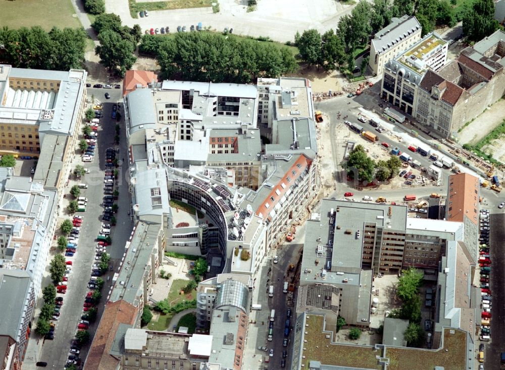 Aerial photograph Berlin - Complex of buildings with satellite dishes on the transmitter broadcasting center SAT 1 on Jaegerstrasse in the district Mitte in Berlin, Germany