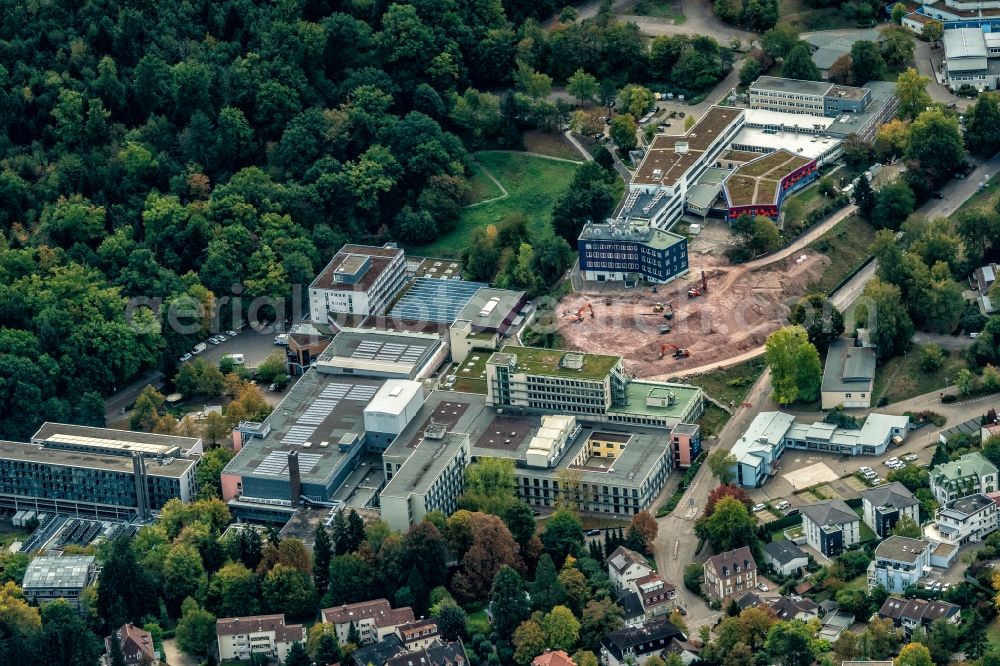 Aerial image Baden-Baden - Complex of buildings with satellite dishes on the transmitter broadcasting center Suedwestfunk in Baden-Baden in the state Baden-Wurttemberg, Germany