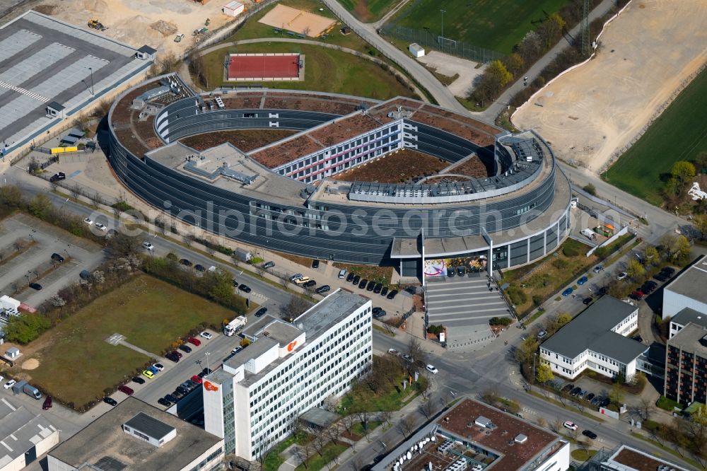 Aerial image Unterföhring - Complex of buildings with satellite dishes on the transmitter broadcasting center Sky Media GmbH on Medienallee in Unterfoehring in the state Bavaria, Germany