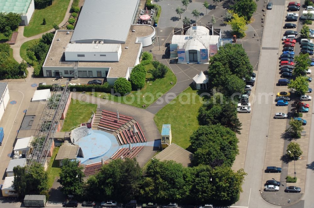 Köln from above - Complex of buildings with satellite dishes on the transmitter broadcasting center WDR Produktionsgelaende on Freimersdorfer Weg in the district Bocklemuend in Cologne in the state North Rhine-Westphalia, Germany