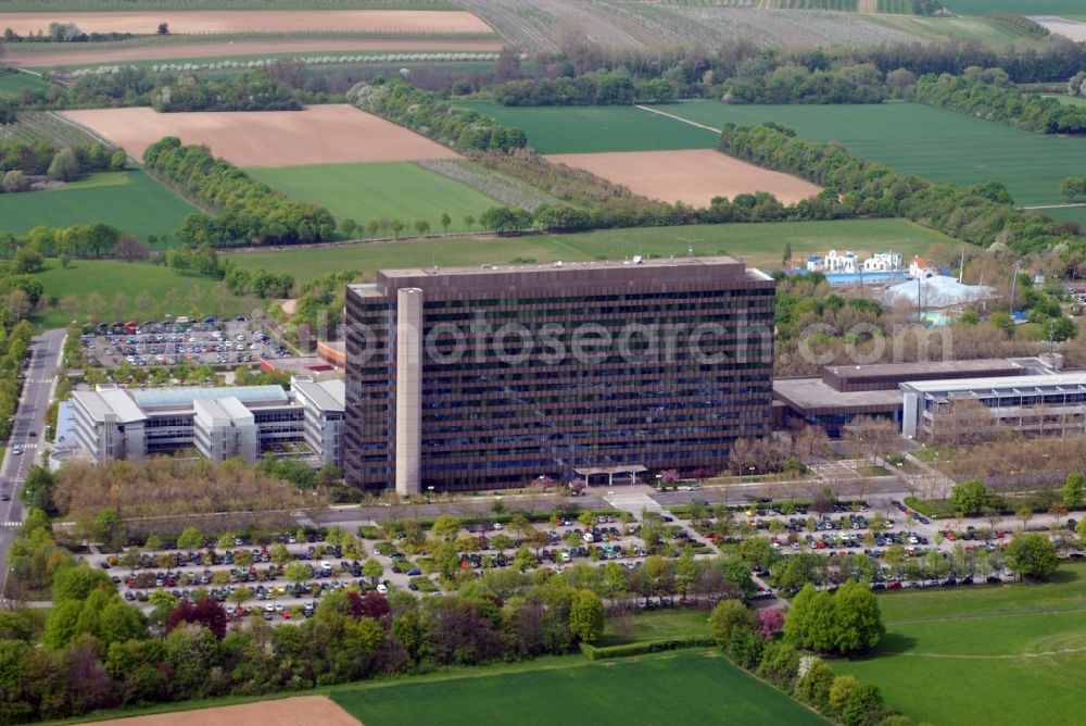 Mainz from the bird's eye view: Complex of buildings with satellite dishes on the transmitter broadcasting center Zweiten Deutschen Fernsehen ZDF in the district Lerchenberg in Mainz in the state Rhineland-Palatinate