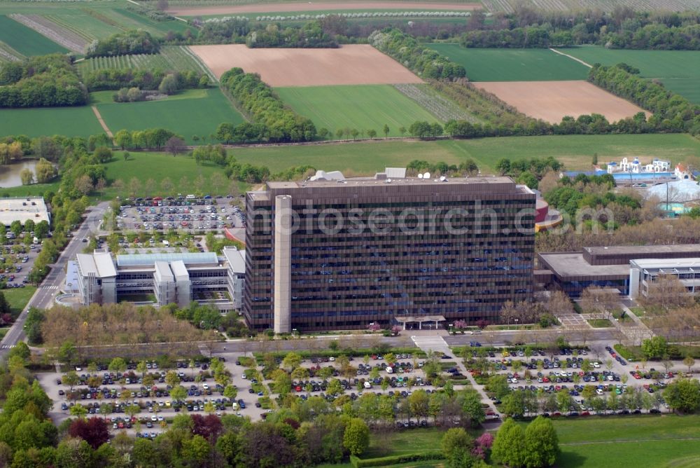 Aerial image Mainz - Complex of buildings with satellite dishes on the transmitter broadcasting center Zweiten Deutschen Fernsehen ZDF in the district Lerchenberg in Mainz in the state Rhineland-Palatinate